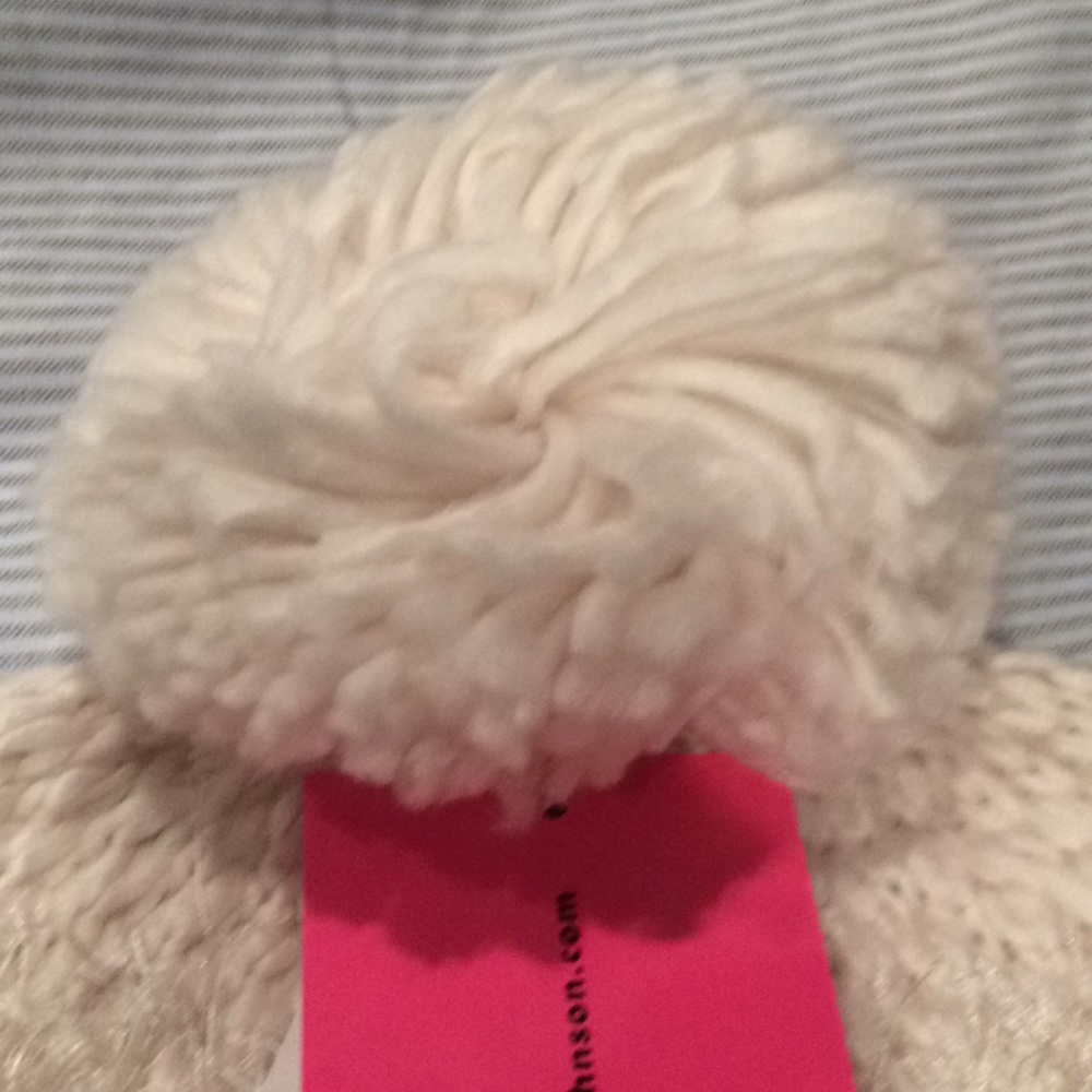 White hat - Picture 2 of 7